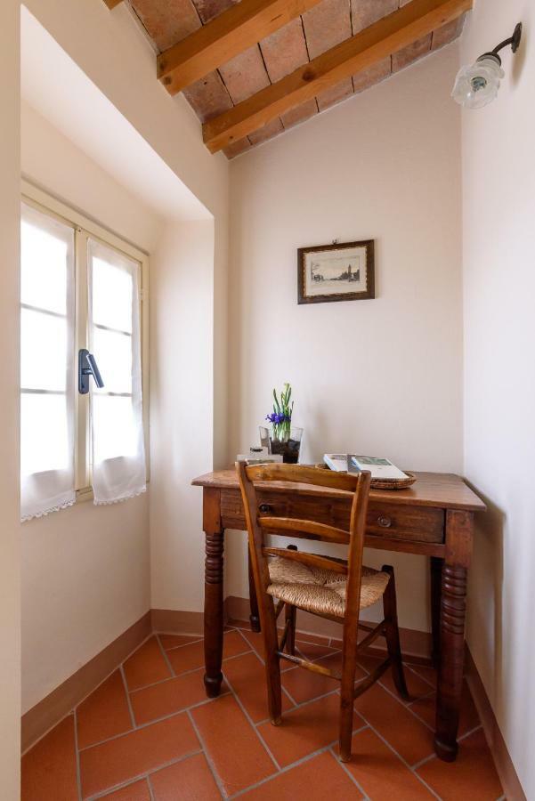La Locanda Del Povero Diavolo Torriana Buitenkant foto